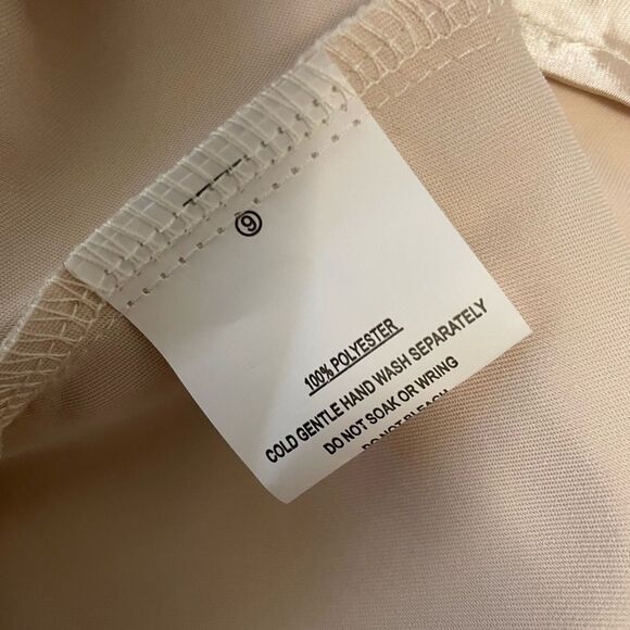 HELLO MOLLY The Valentina Cap Sleeve Satin Maxi Dress Champagne Size 4 NWT - Picture 8 of 9